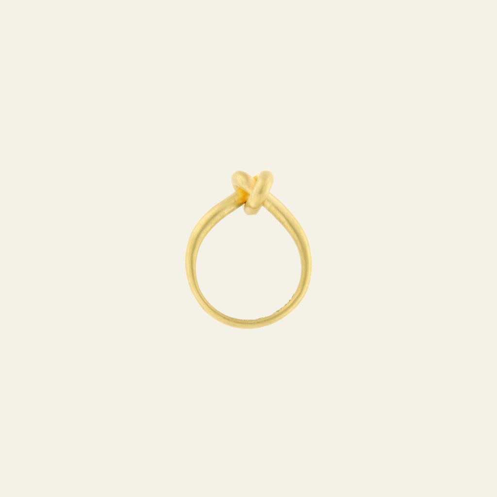anello con nodo in oro